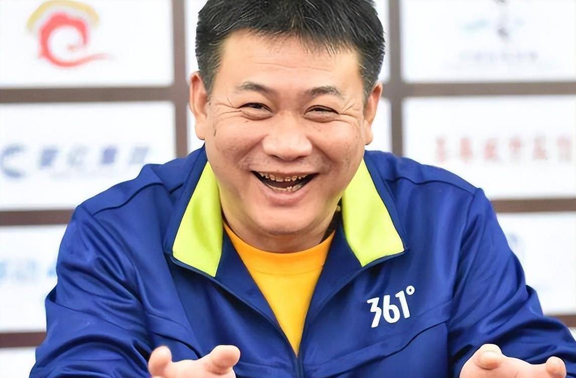 包含开拓者队主帅泰瑞·斯托茨成功续约留任球队的词条