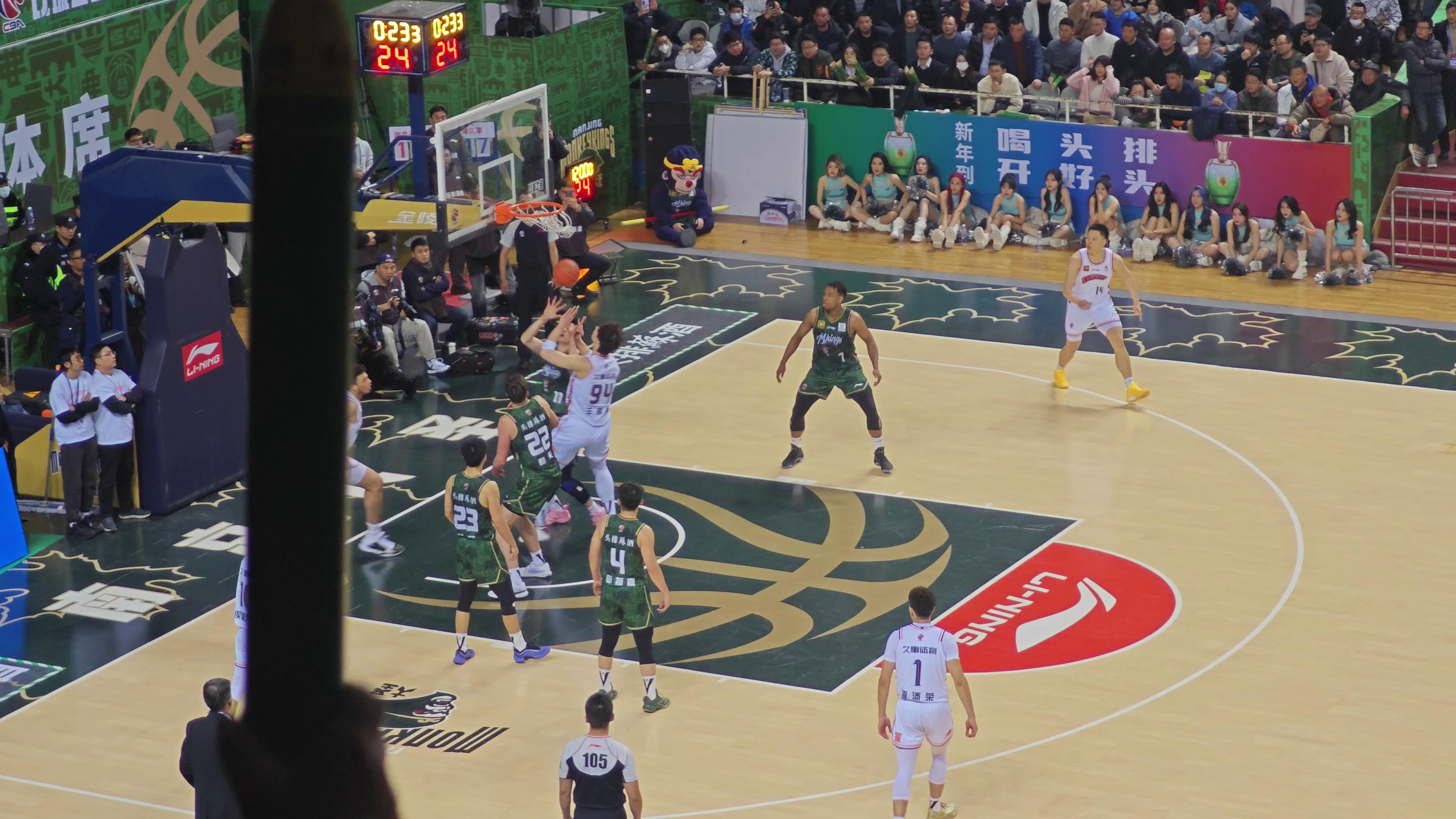 紧张比赛频频出现绝杀，惊险刺激！