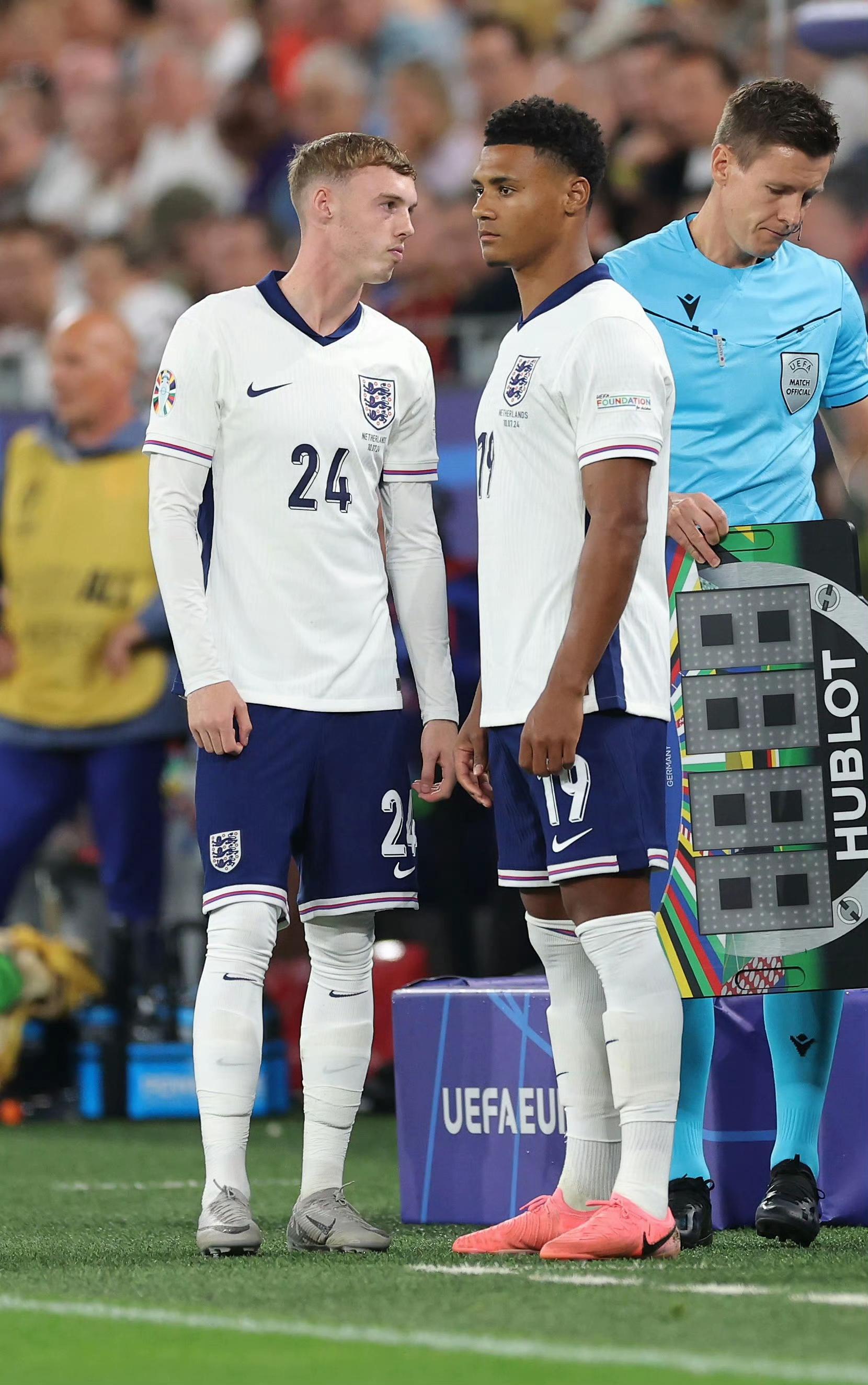 九游游戏-包含英格兰队突破困境，实现连胜壮举的词条