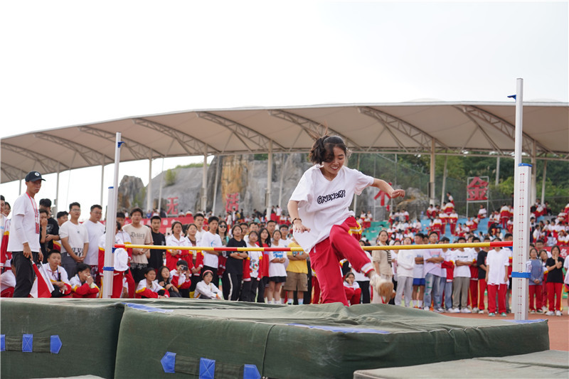 九游体育APP下载-包含共赴疯狂竞技，球队全力拼搏冲刺胜利的词条