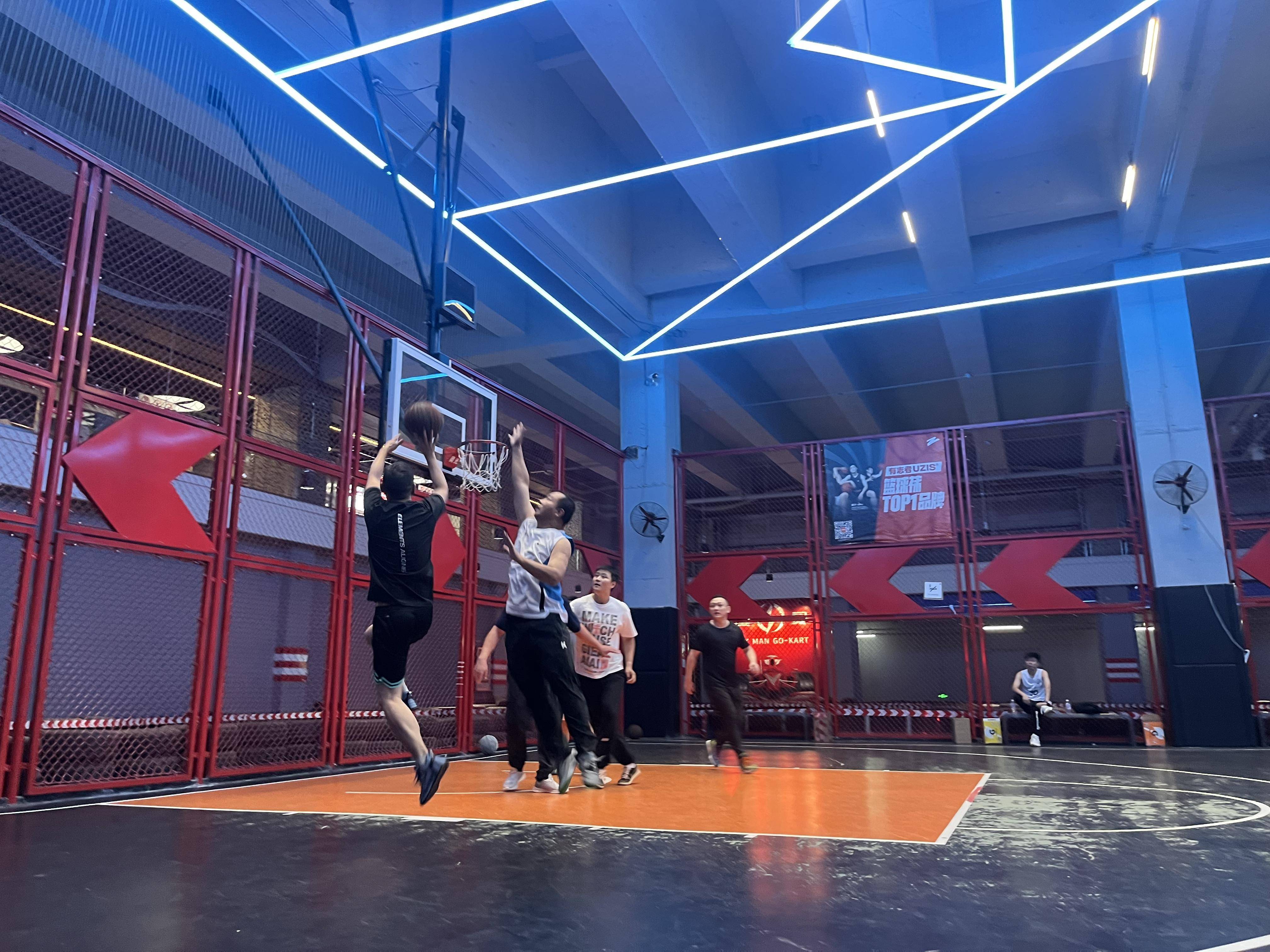 九游体育-关于两支队伍在比赛中硬碰硬，场面激烈又激动人心的信息