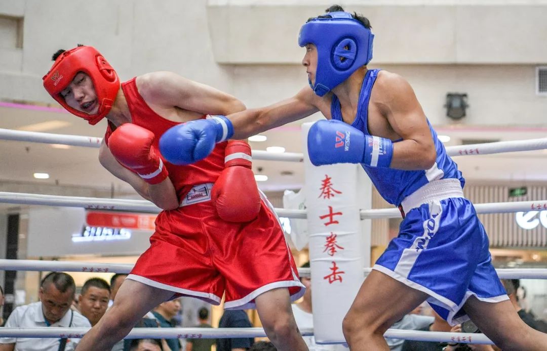 包含比赛场上搏击展现球员风采，球队实力有所体现的词条