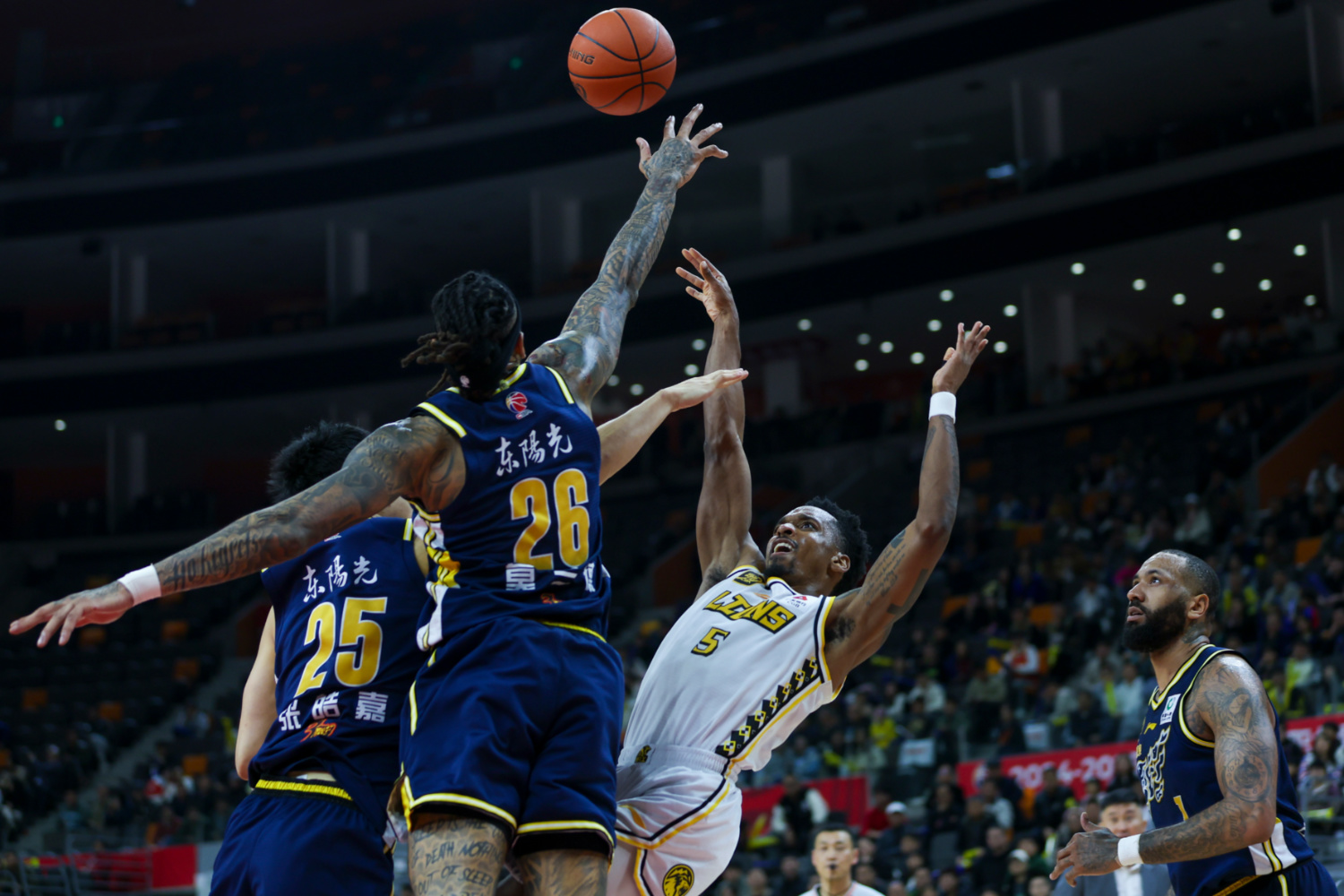 关于球队合练效果显著队员士气高昂备战大赛的信息