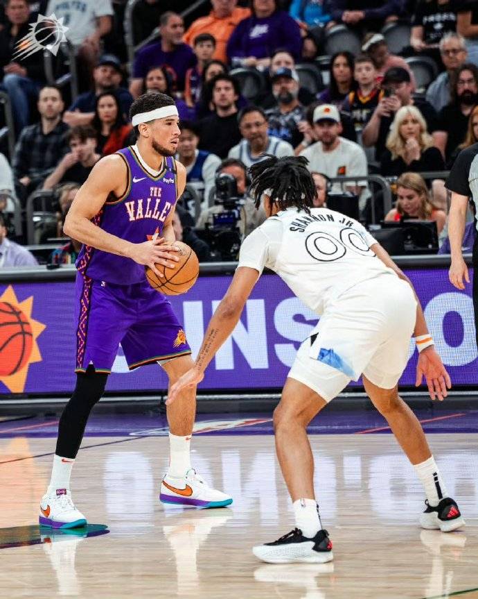 森林狼后卫捏合上场表现，单节爆发震撼全场的简单介绍