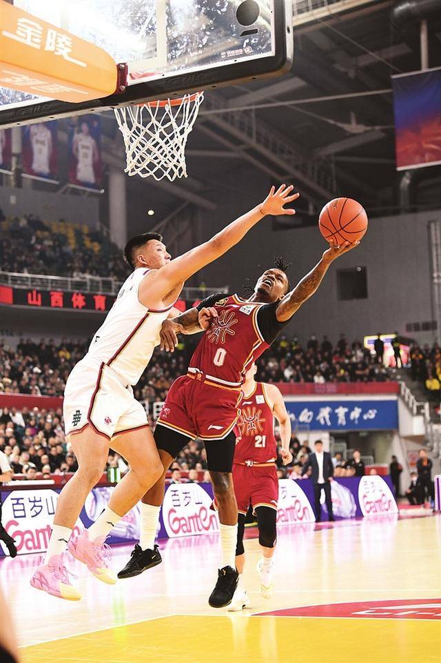 山西男篮击败对手，获得了比赛的胜利