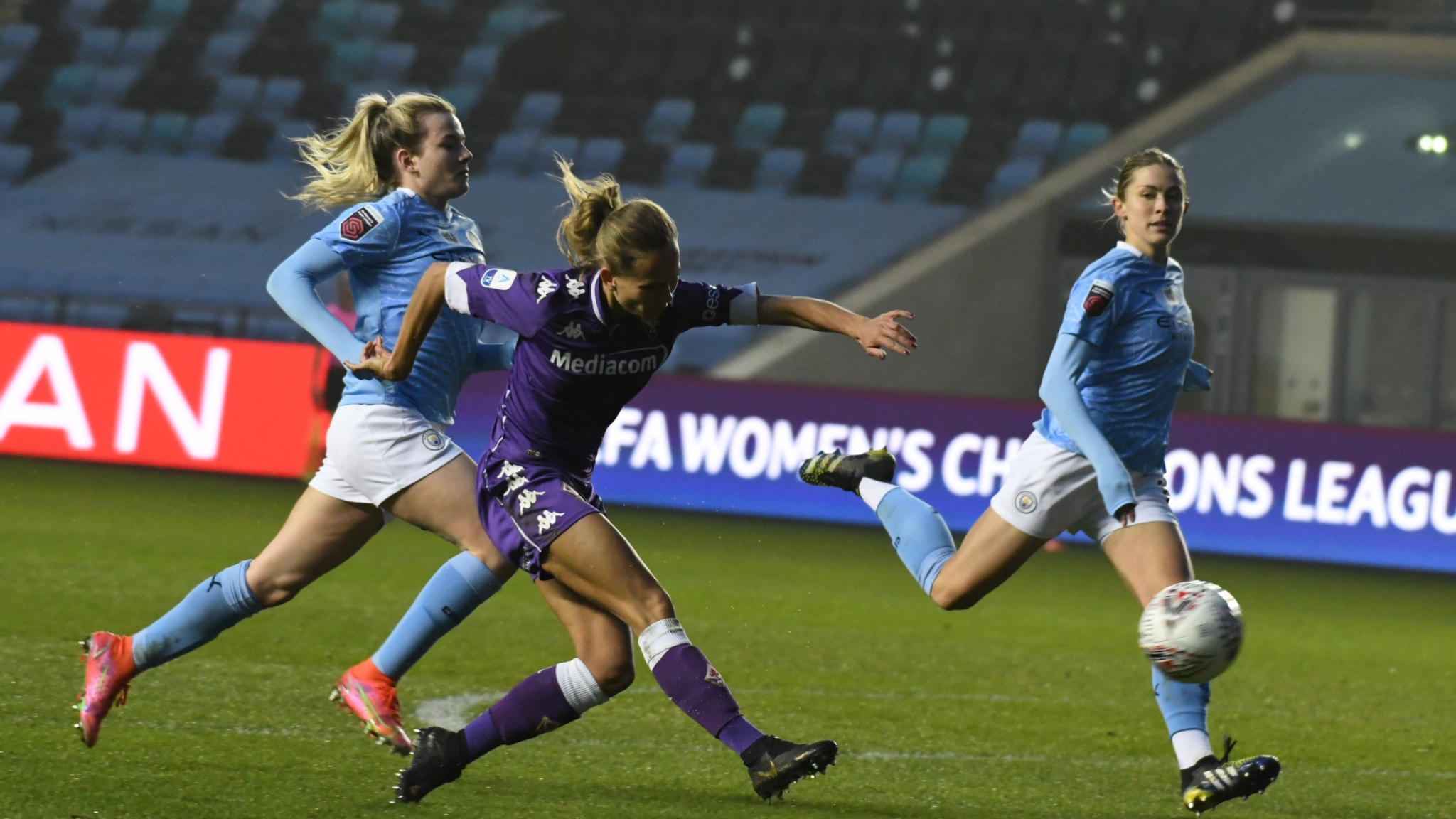 关于体坛壮举奇闻：女足运动员以青春诠释运动之美的信息