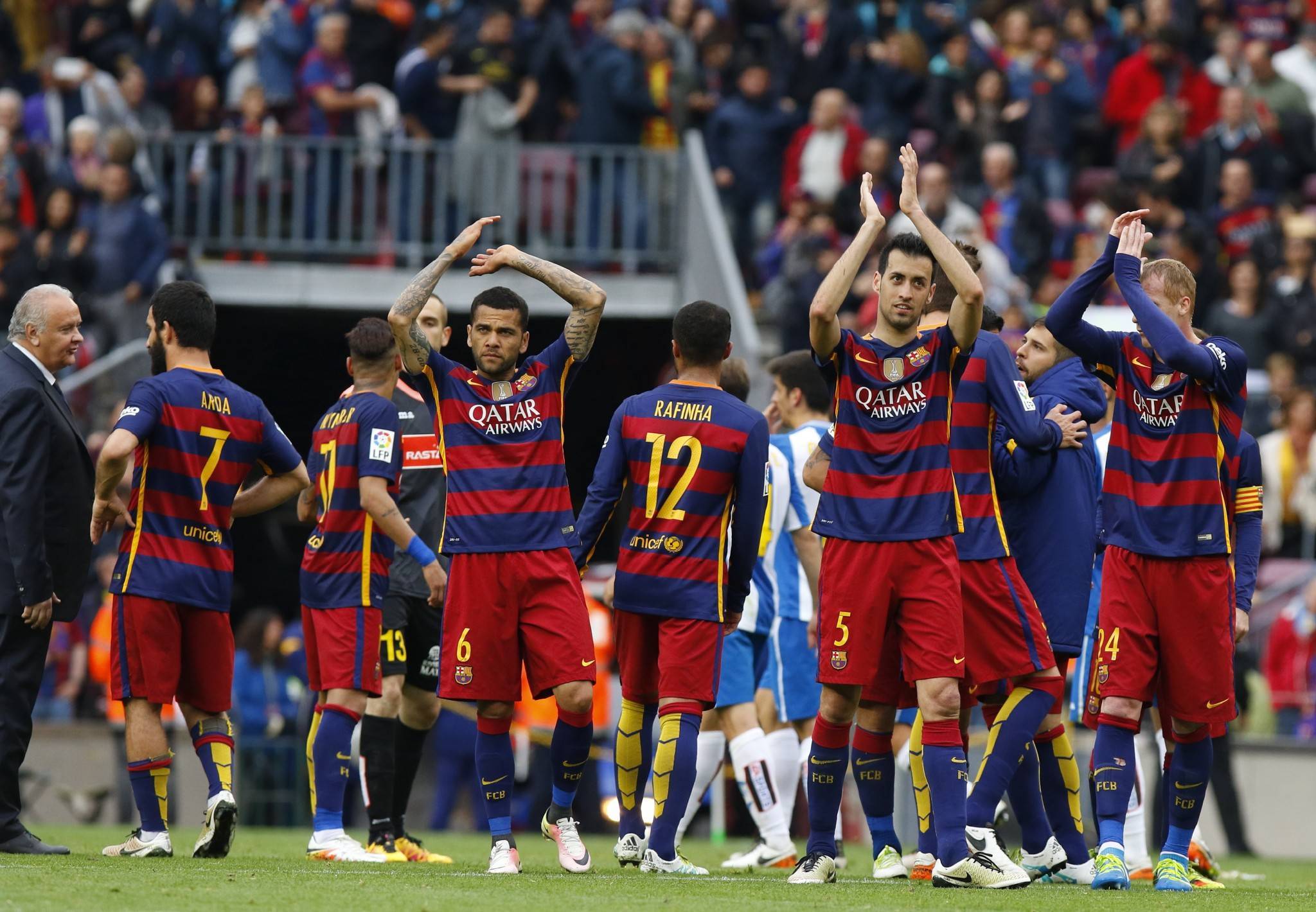 欧洲冠军联赛：巴塞罗那队实现逆转，晋级八强