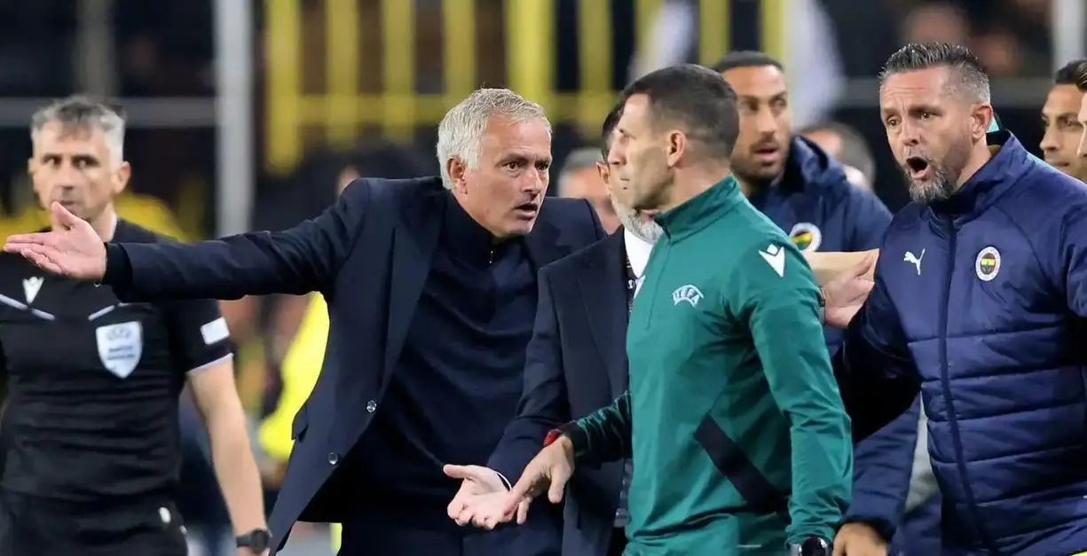 九游娱乐网站-巴西主力前锋受伤将缺席下一场比赛的简单介绍