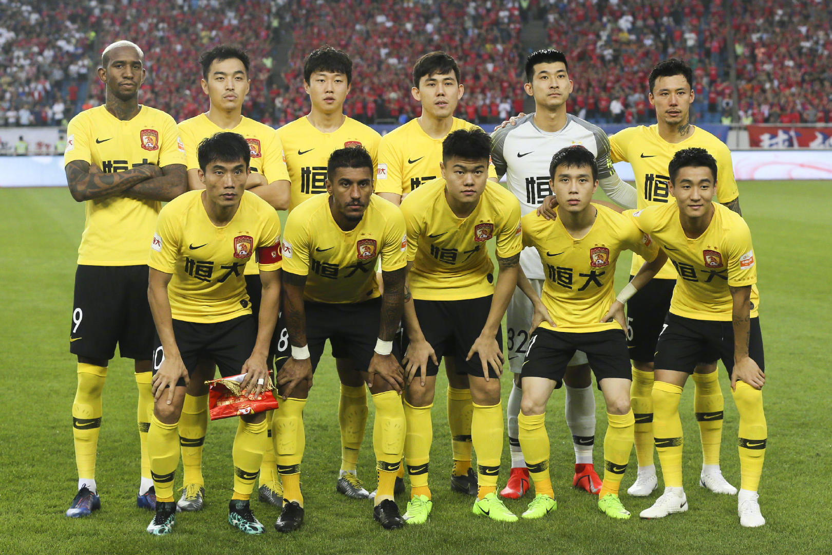 广州恒大对阵河南建业，迎来争夺胜利