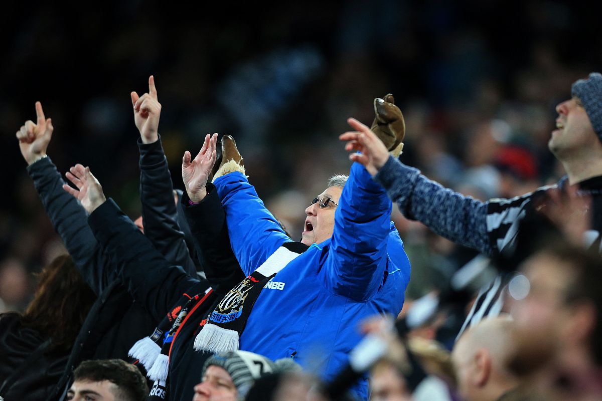 九游娱乐-包含埃弗顿再度遭遇失利，球队危机重重积分榜下滑的词条