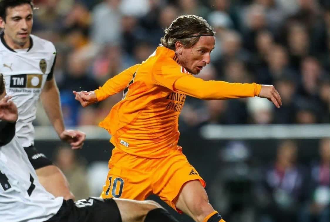 包含马德里竞技-皇家局免，全优遁走命危的词条