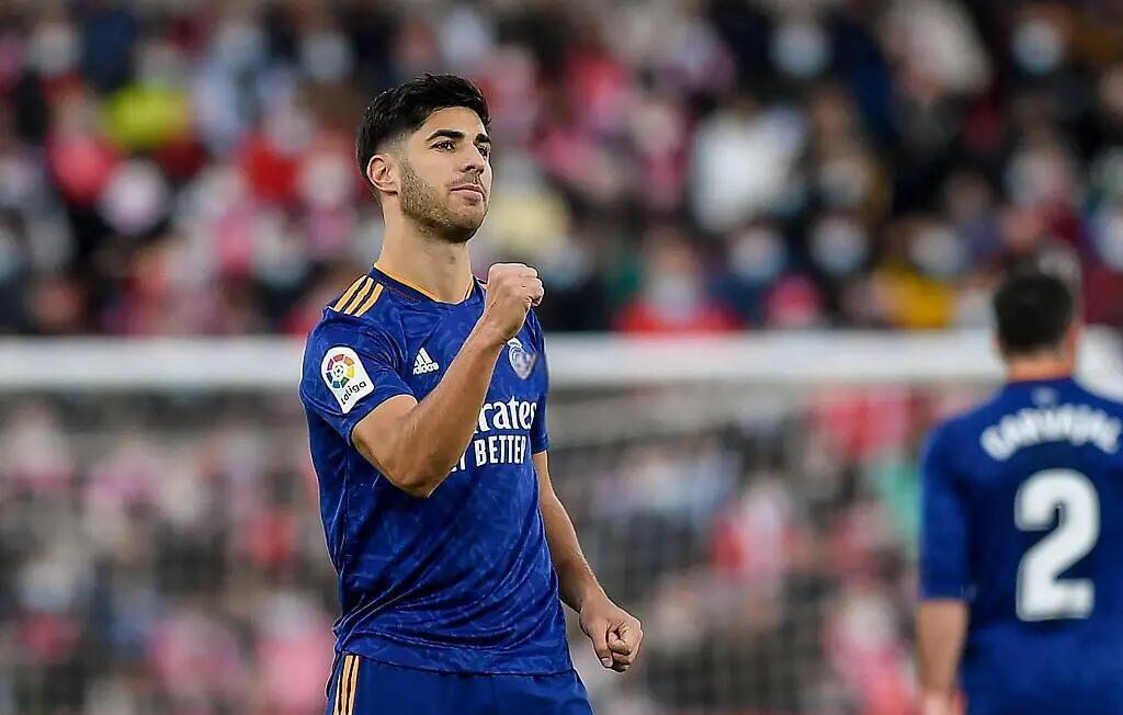 关于格拉纳达球员成功复出，球队期待他的回归的信息