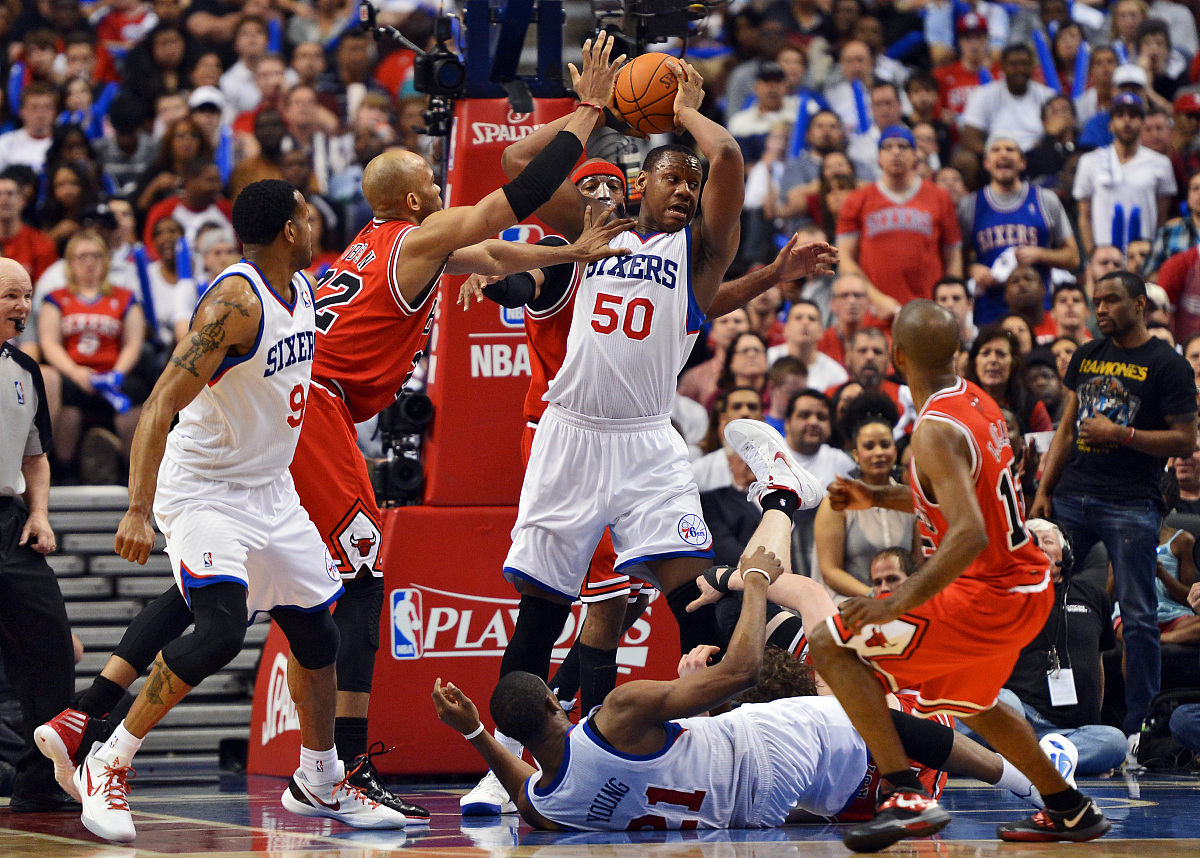 篮网阵容变动带来新气象，击败老对手