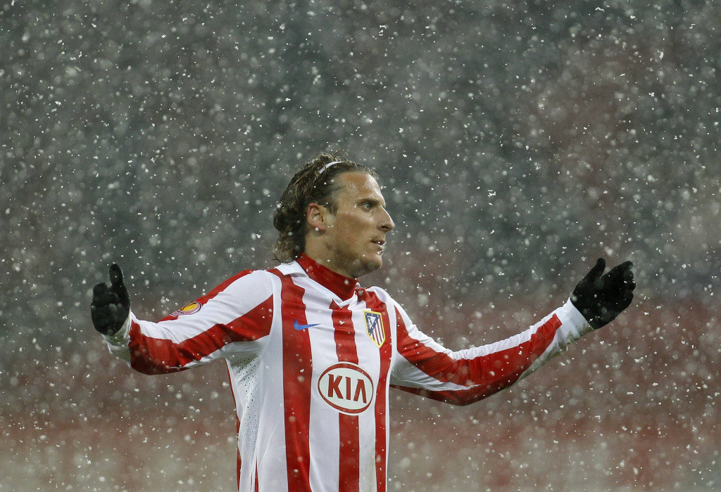 马拉加队获得重要胜利，保持领先优势