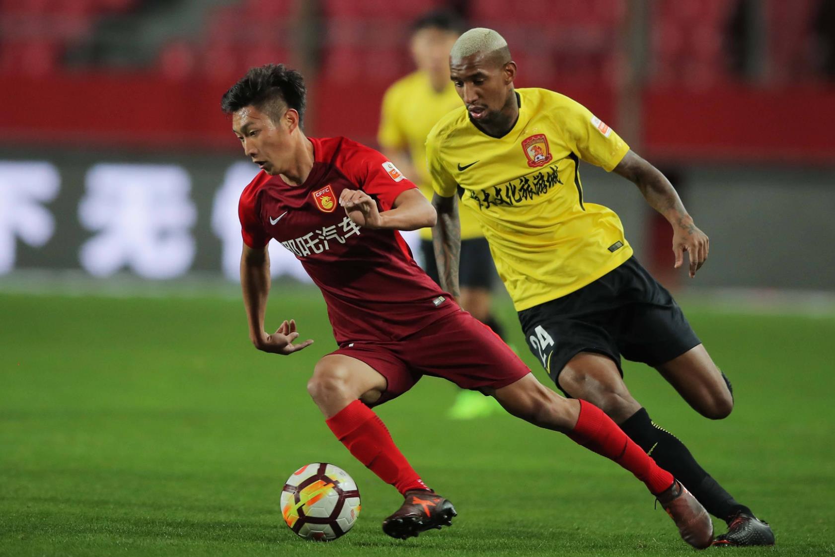 恒大客场险胜泰达，继续领跑