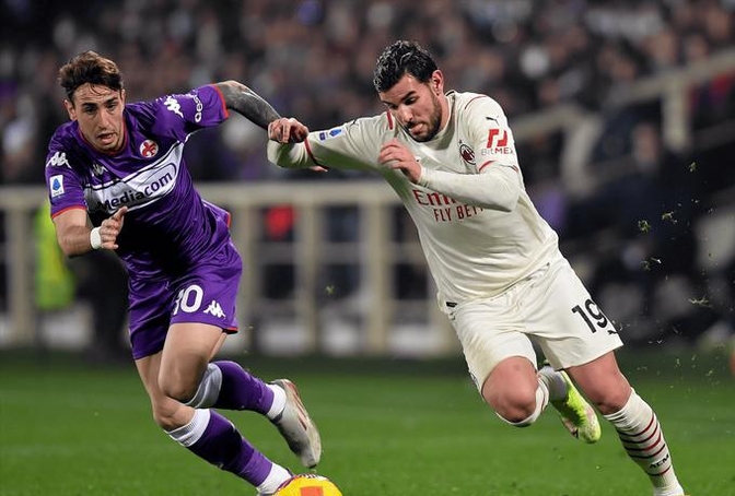 佛罗伦萨主教练情绪激动，抨击裁判的简单介绍