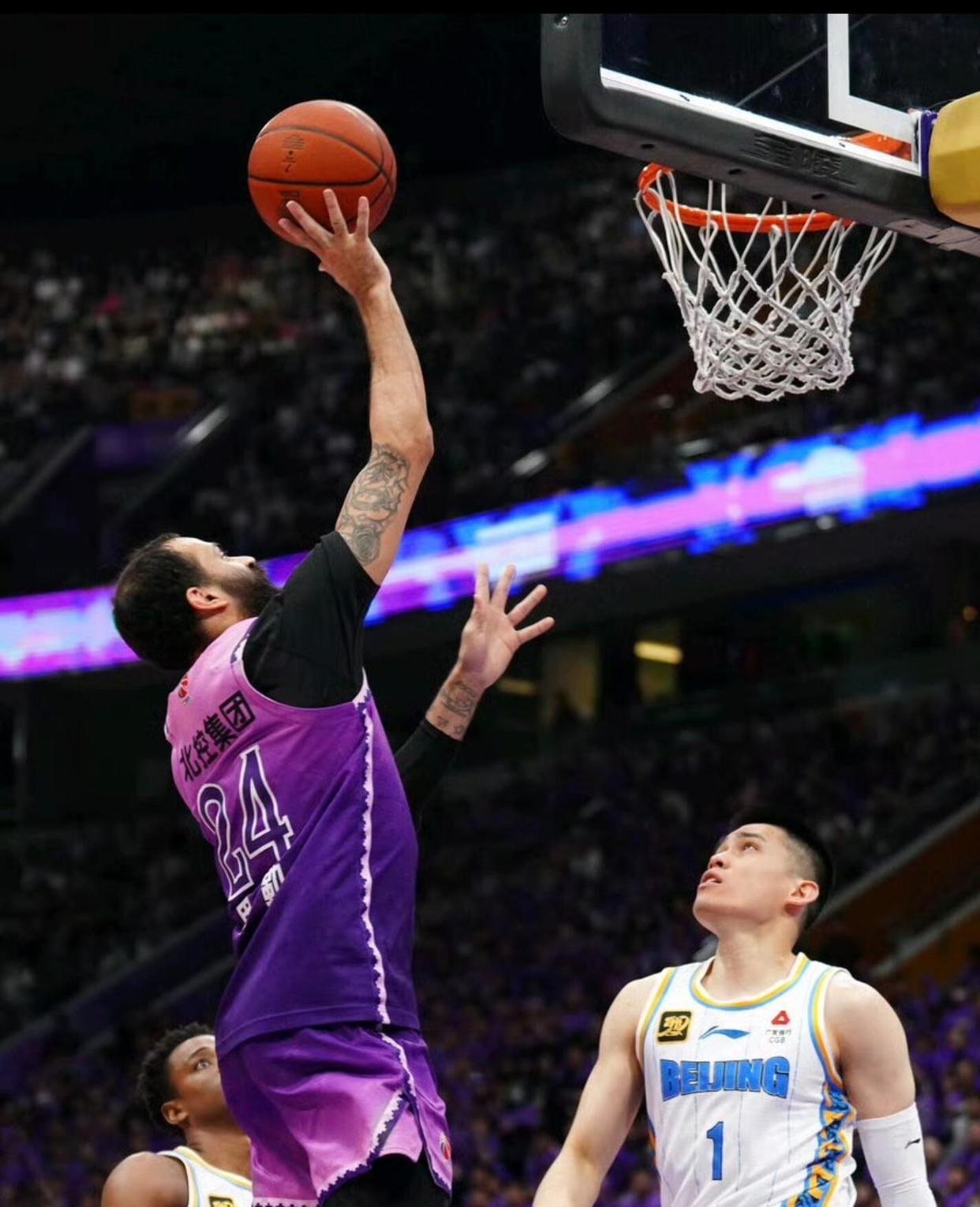 九游娱乐网站-北京首钢队主场大胜山西，豪取七连胜