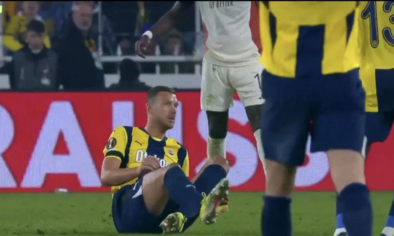 9you娱乐-客场比赛中，强队发挥失常，让球迷意外