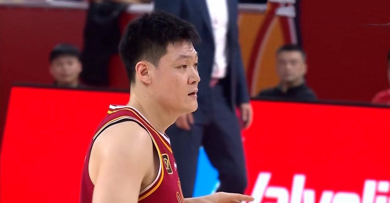 深圳佳兆业大胜，掌握比赛节奏锁定胜局