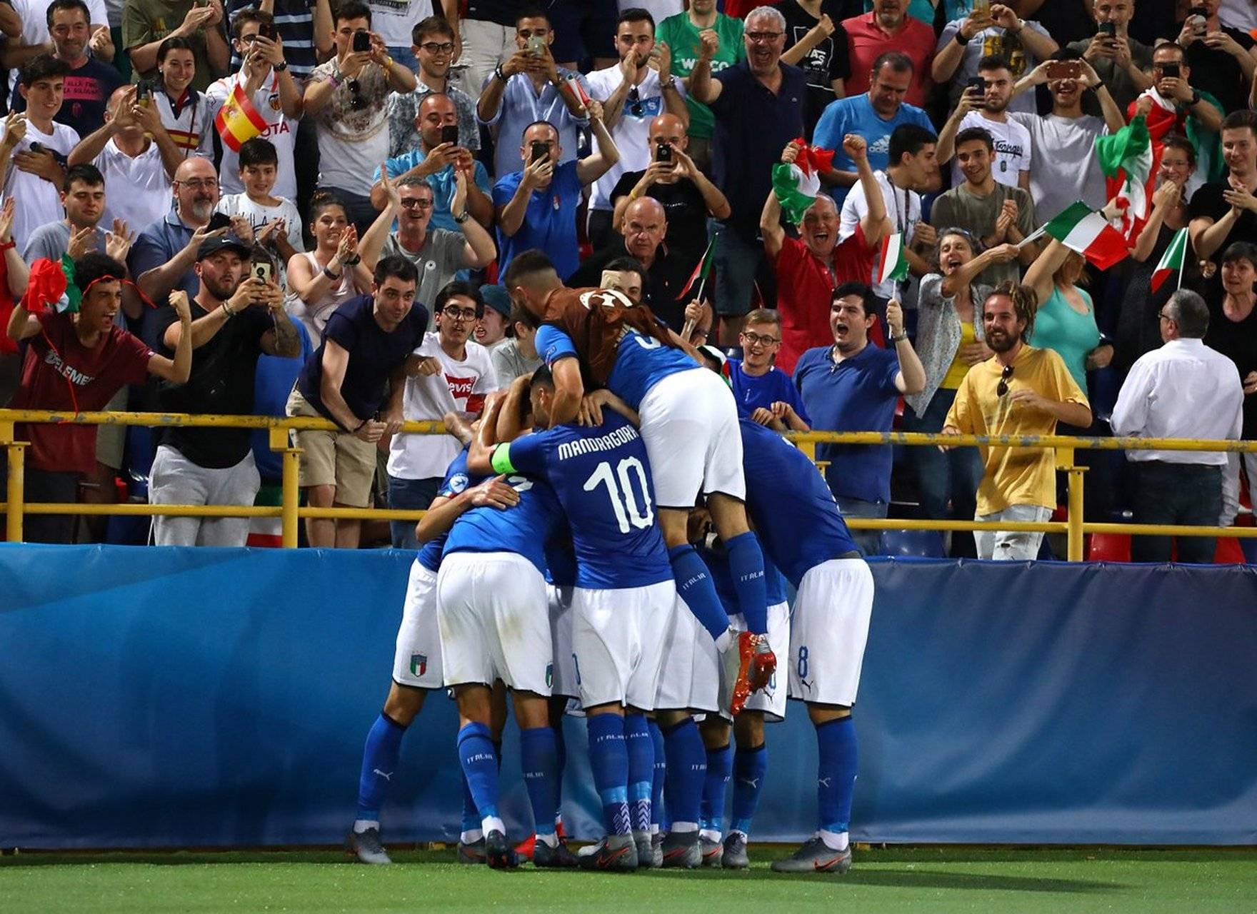 九游VIP-欧锦赛预选赛如火如荼，球迷热情高涨