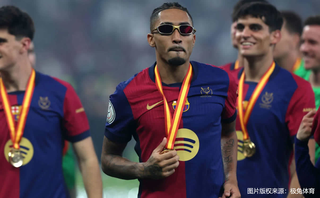 运动员在比赛中击败对手赢得胜利