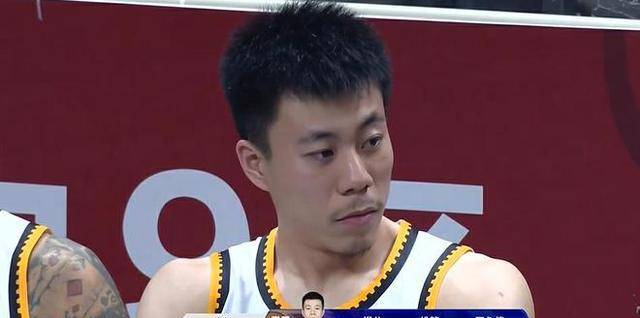 辽宁队球员表现果断斗志昂扬