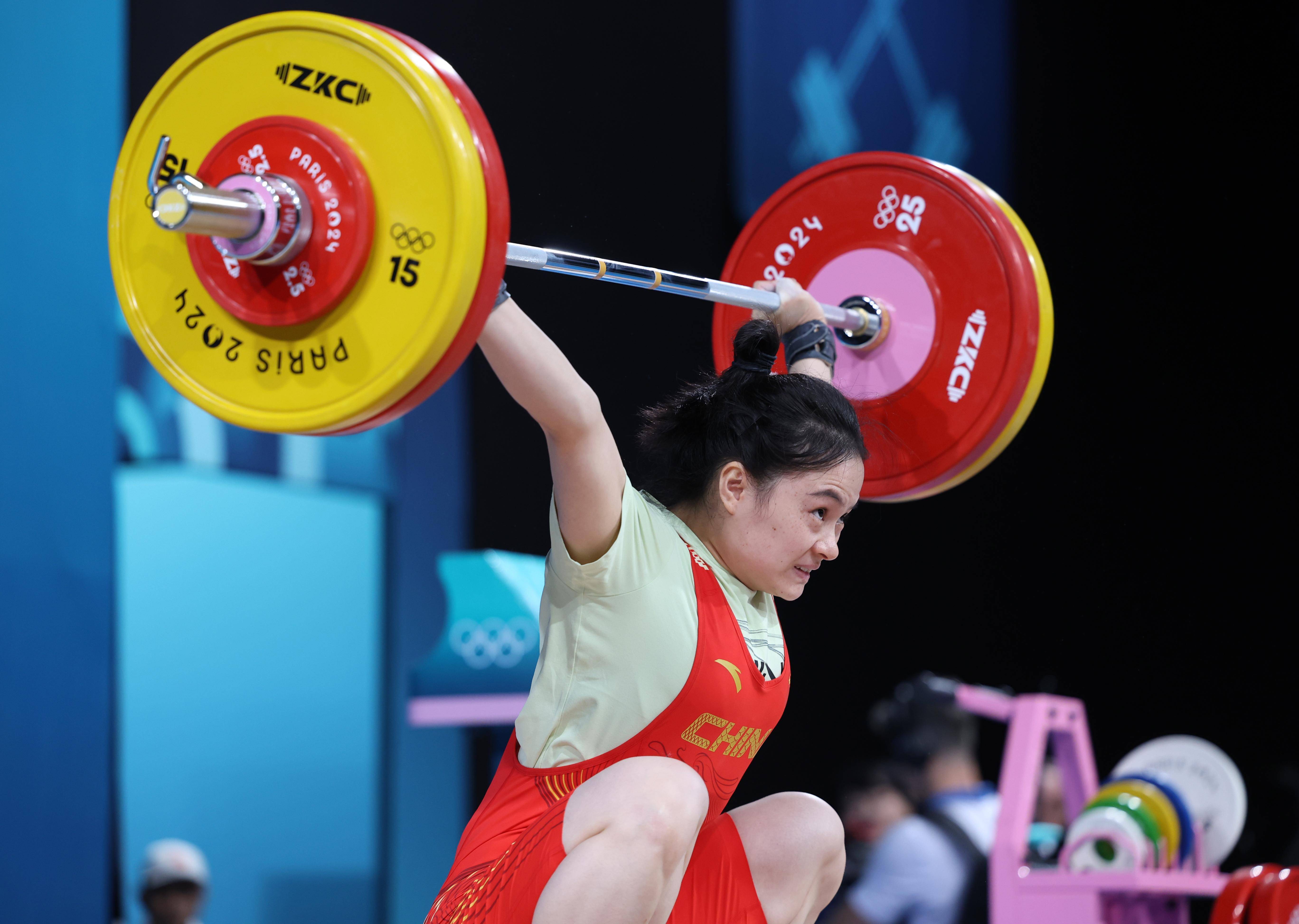 爱沙尼亚队在举重比赛中获得冠军