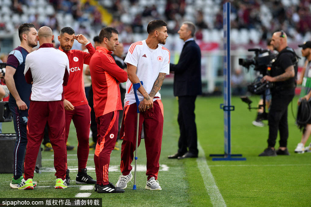 摩纳哥在客场发挥精彩，赢得球迷赞誉