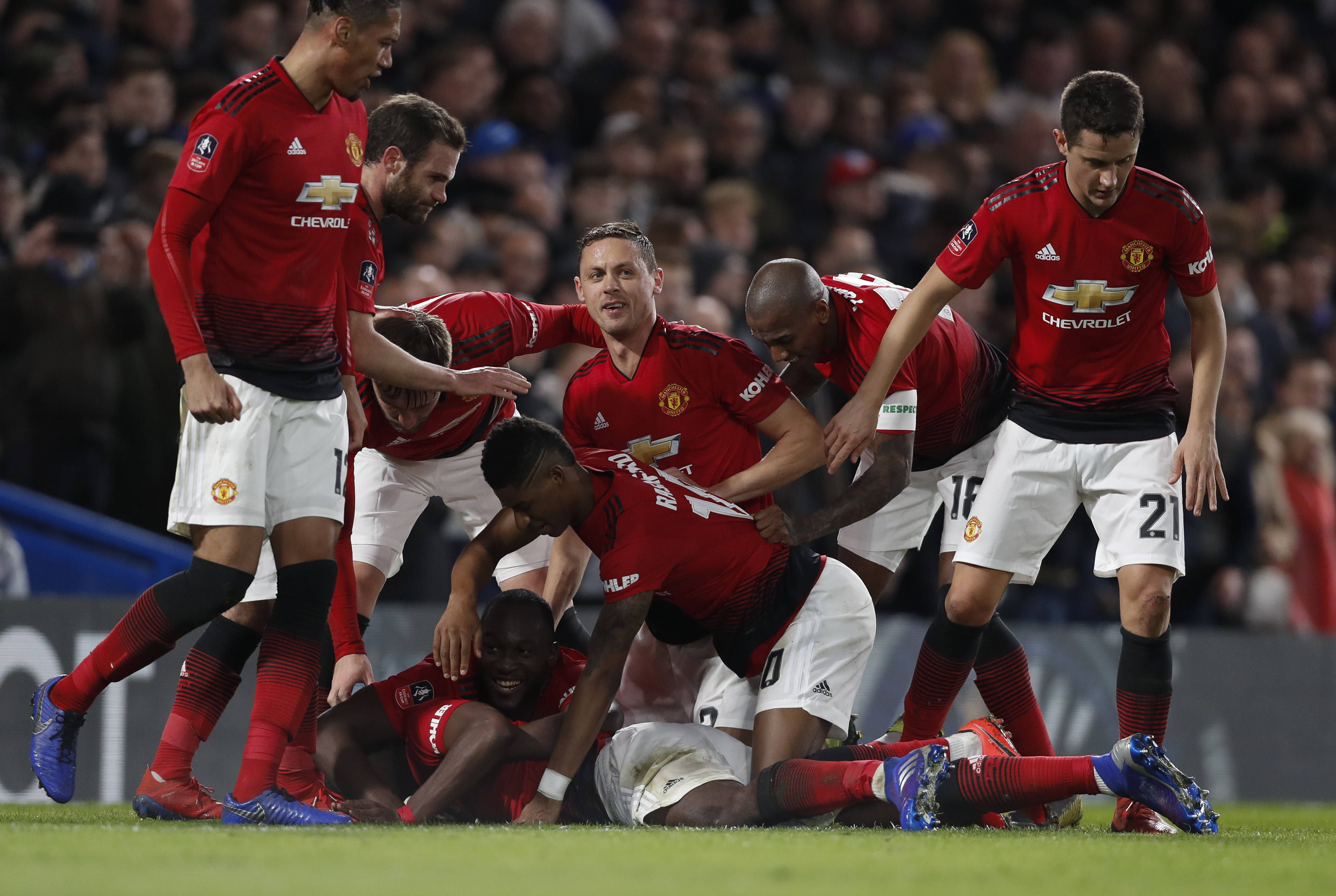 巴塞尔主场击败曼联，取得胜利