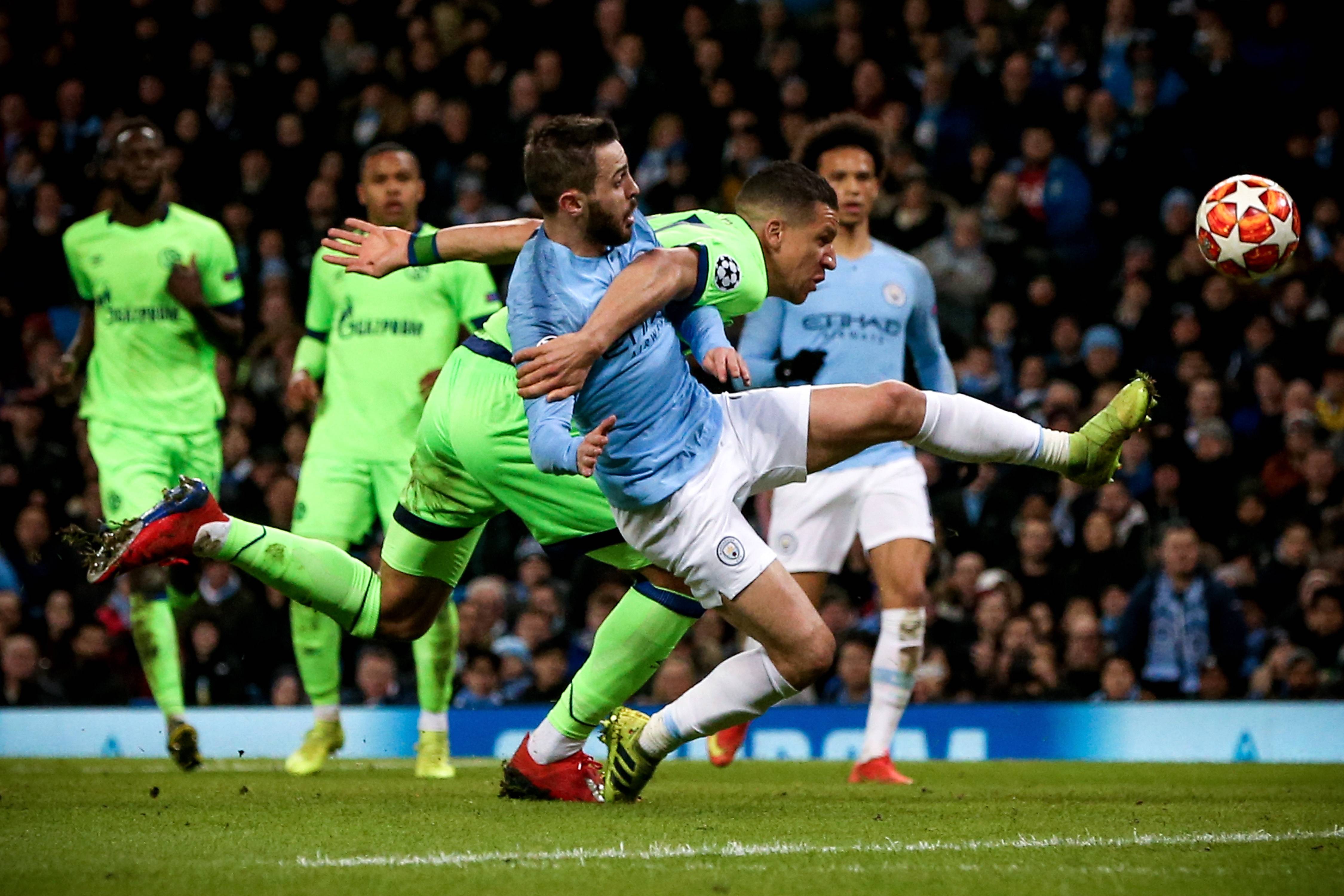 曼城备战重大决赛，球员整体表现出色