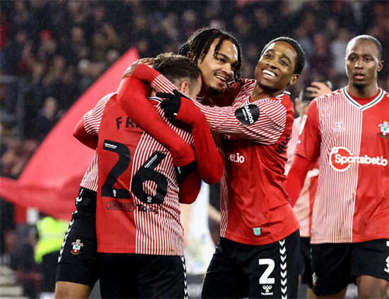 南安普顿主场大胜，连续5场不败