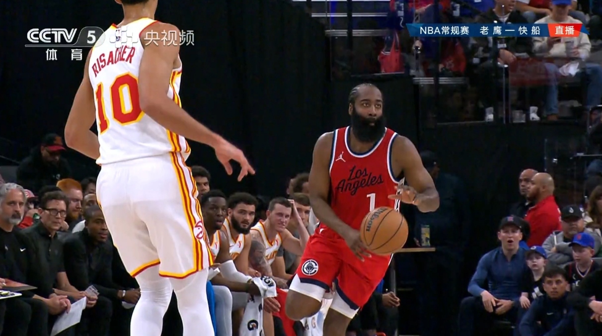 火箭险胜老鹰，哈登最后时刻关键三分帮助球队逆转