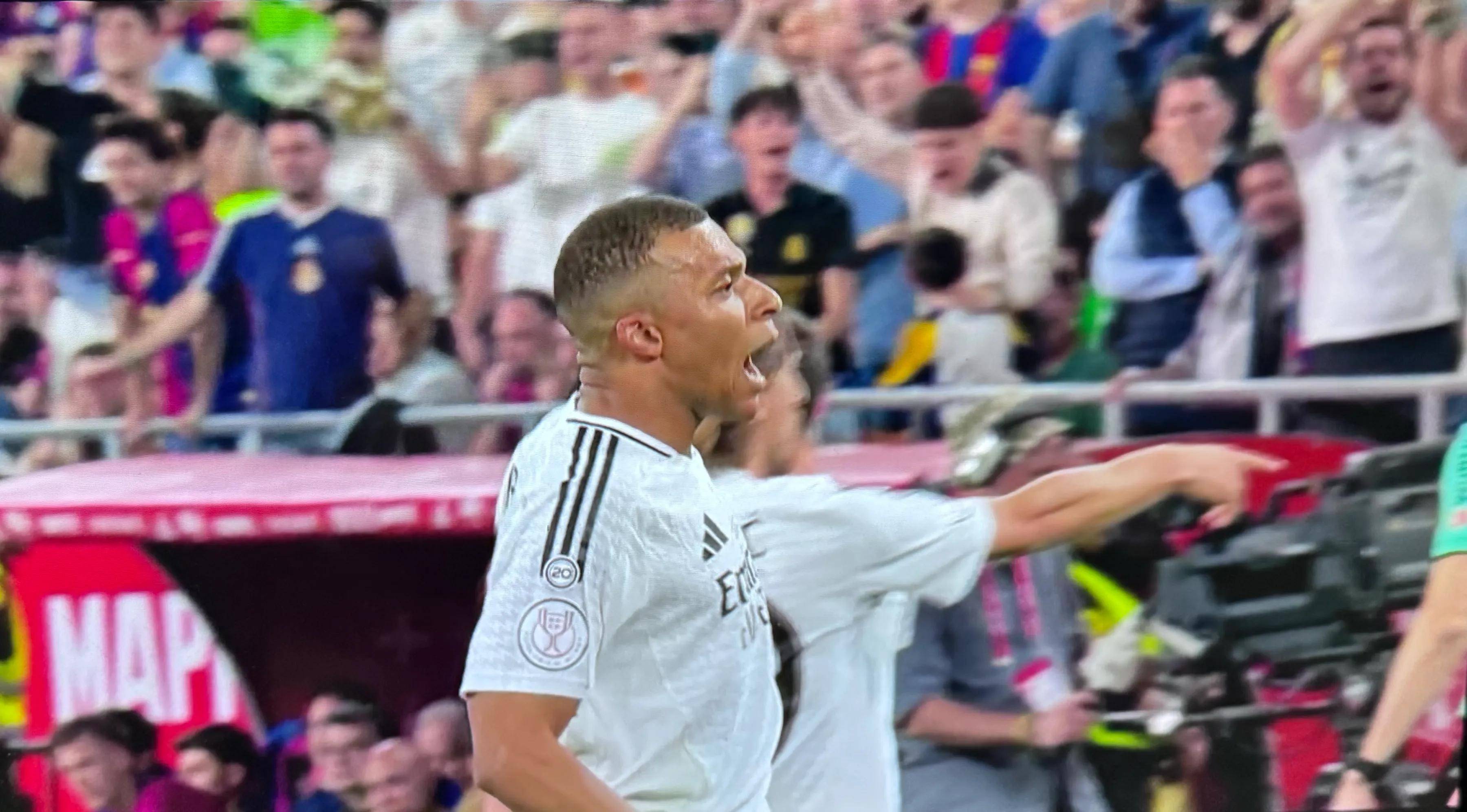 九游游戏-包含皇马客场大胜阿贾克斯，晋级前景扑朔迷离的词条