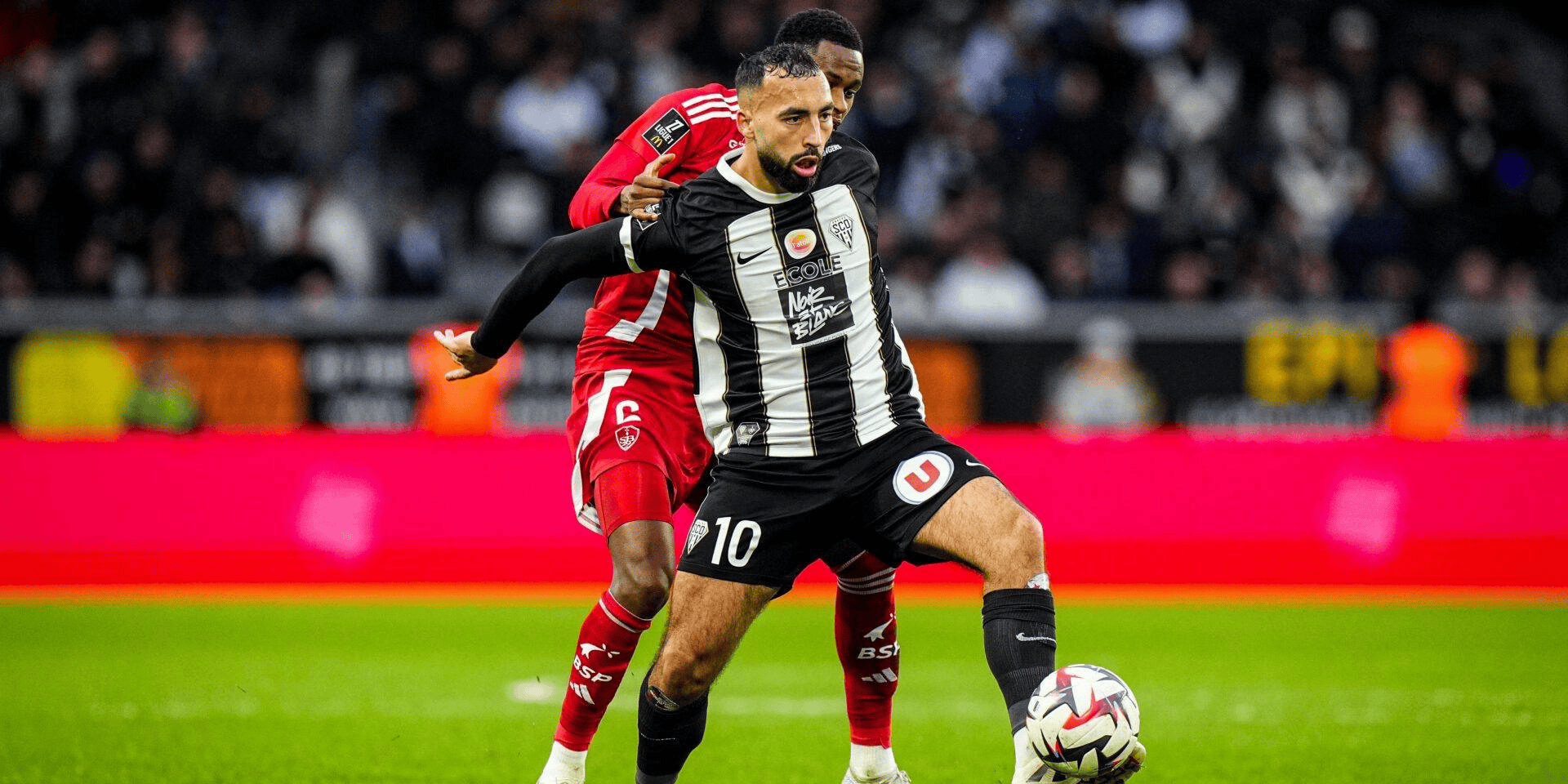 关于里昂球员踢出色赛事，球队积分领先优势正增的信息