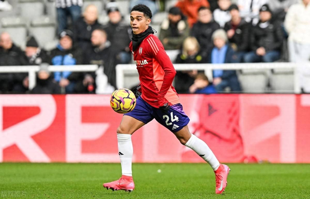 九游体育直播-富勒姆球员表现出色，力挽狂澜