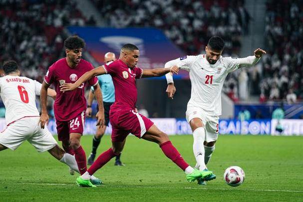 阿曼球队战胜对手，晋级成功