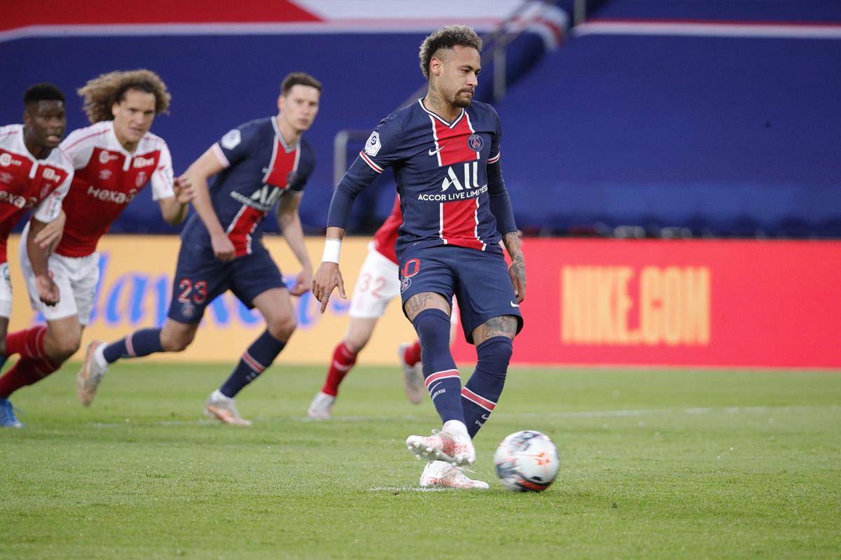 摩纳哥队在法国联赛成功保持不败记录