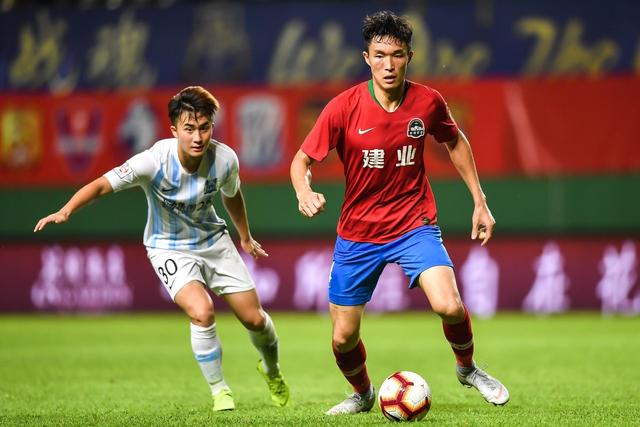 包含广州富力客场大胜河南建业，客场连胜追赶前四！的词条