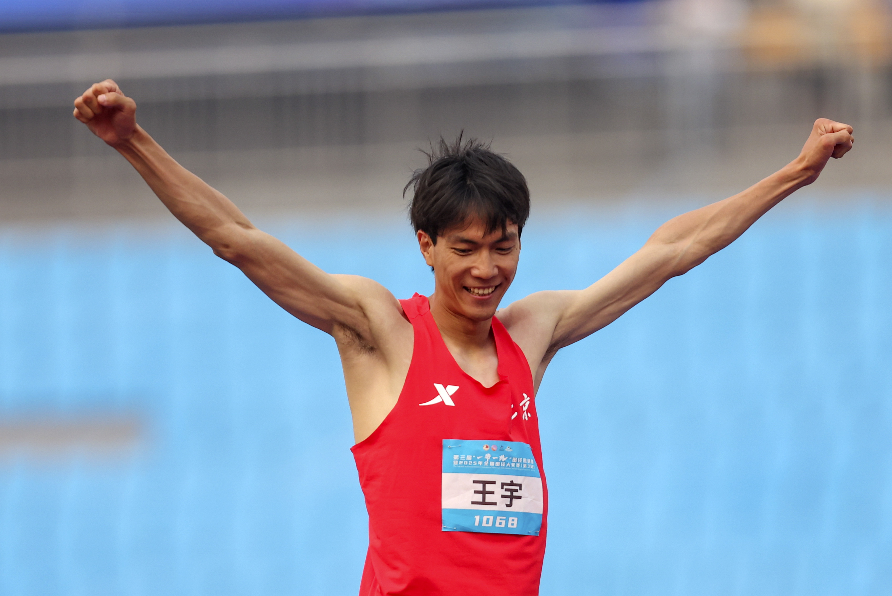 九游娱乐入口-包含跳高选手改写历史，打破纪录夺金的词条