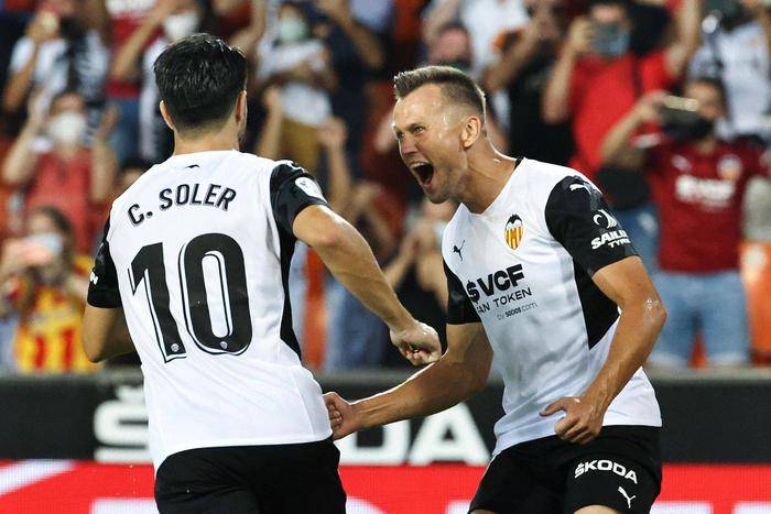 九游娱乐入口-华伦西亚客场逆转胜出，萨拉戈萨主场遭遇失利的简单介绍