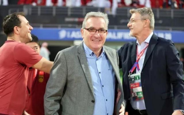 德国足球巨星转会流言四起，球迷热议的简单介绍