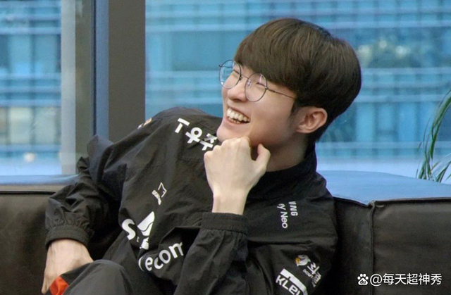 九游VIP-FLY鏖战TSM，Chovy拿下关键大龙激烈交锋全球总决赛，让粉丝疯狂欢呼