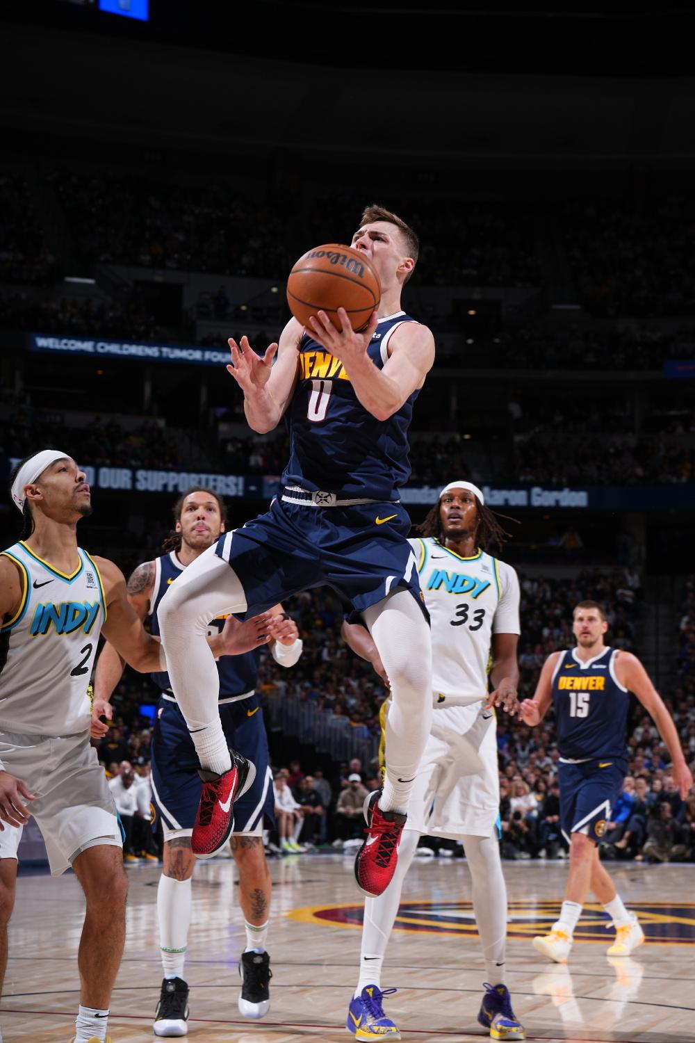 九游体育-步行者队客场大胜魔术队，升至东部第三