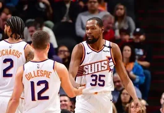 快船击败76人，保持西部第一位置