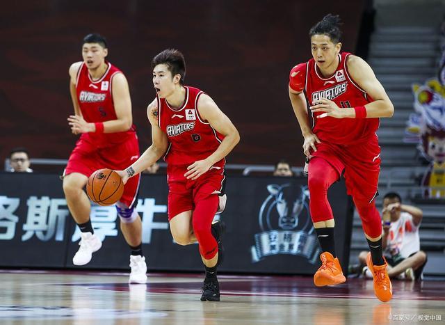 九游体育直播-迎难而上永不言败，贵州男篮不畏挑战冲刺成功