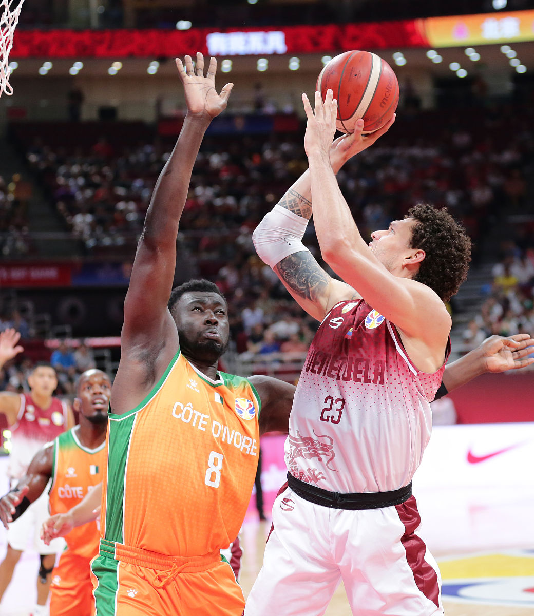 九游体育-菲律宾男篮轻取凯尔特人，贝弗利绝境逆转的简单介绍