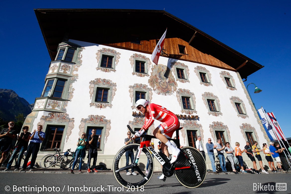 丹麦队完胜泰国队，辛杜关键制胜