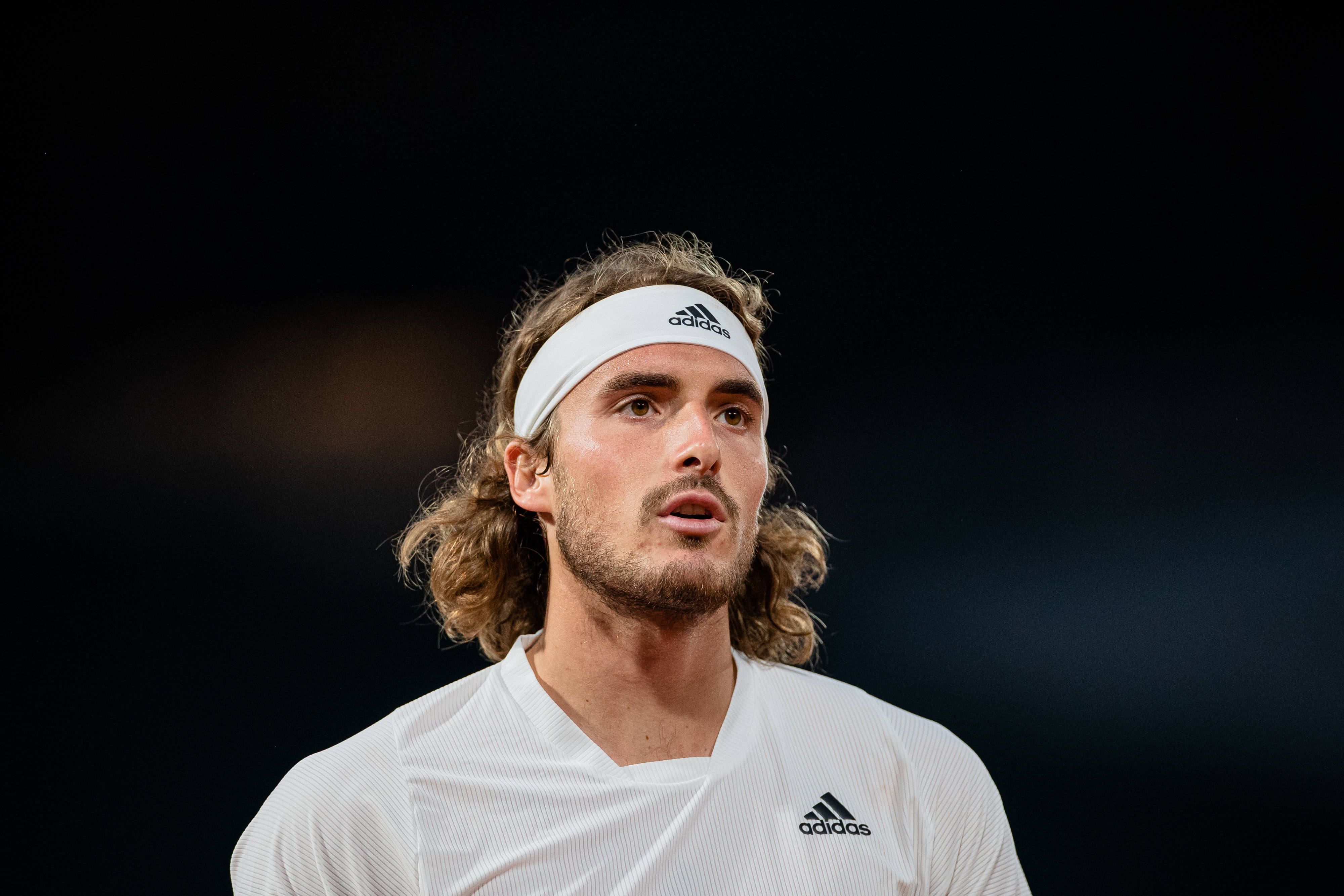 法网碾压戴维斯杯，西西帕斯高光表现