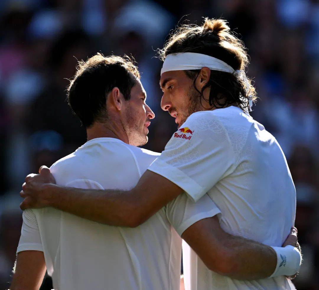 九游APP-温网鏖战拉沃尔杯，穆雷带队取胜