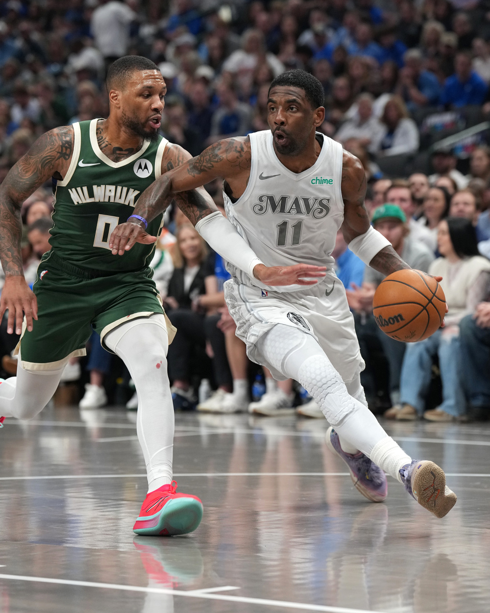 包含独行侠鏖战天津队，利拉德刷新纪录的词条